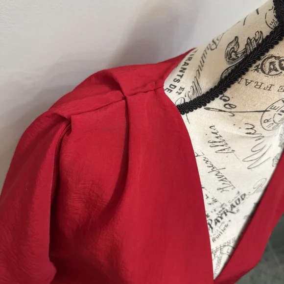 Topshop Pleat Shoulder Button Down Blouse Size 8 Red EUC - Picture 4 of 7